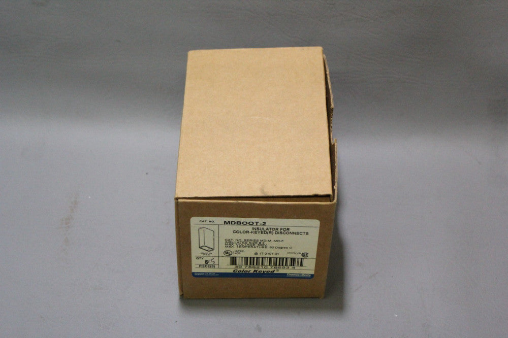 5 NEW THOMAS & BETTS INSULATOR FOR COLOR-KEYED (R) DISCONNECTS MDBOOT-2