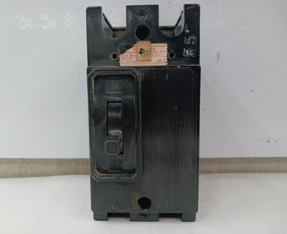SIEMENS 30 AMP CIRCUIT BREAKER 2 POLE 240 VAC ET-1563