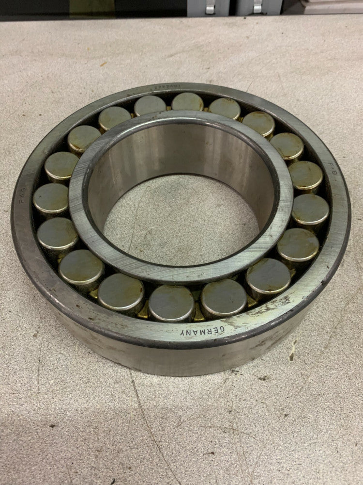 NEW FAG SPHERICAL ROLLER BEARING 22224HL
