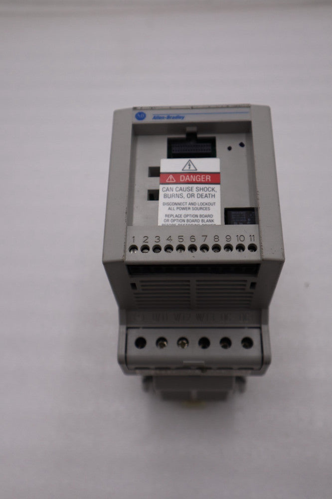 ALLEN BRADLEY 160-BA03NPS1 AC 1HP 380-460V-AC 0-240HZ DRIVE NEVER USED #H384A