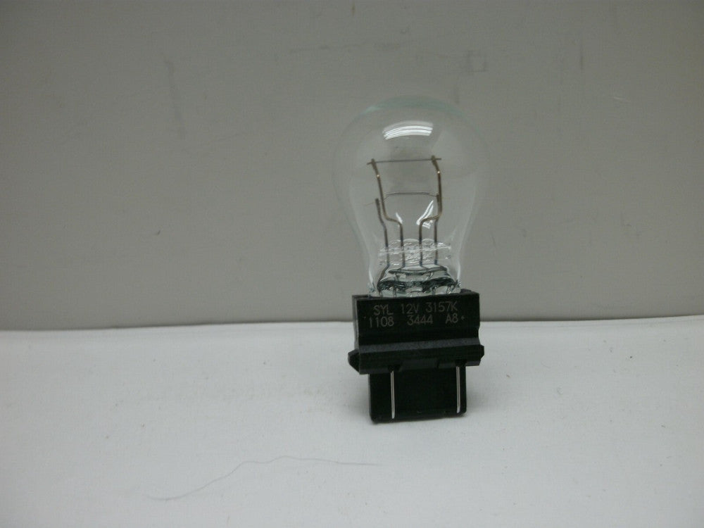 SYLVANIA 3157 LONG LIFE LAMP/BULB 12.8/14V,27/8.3W NEW NO BOX