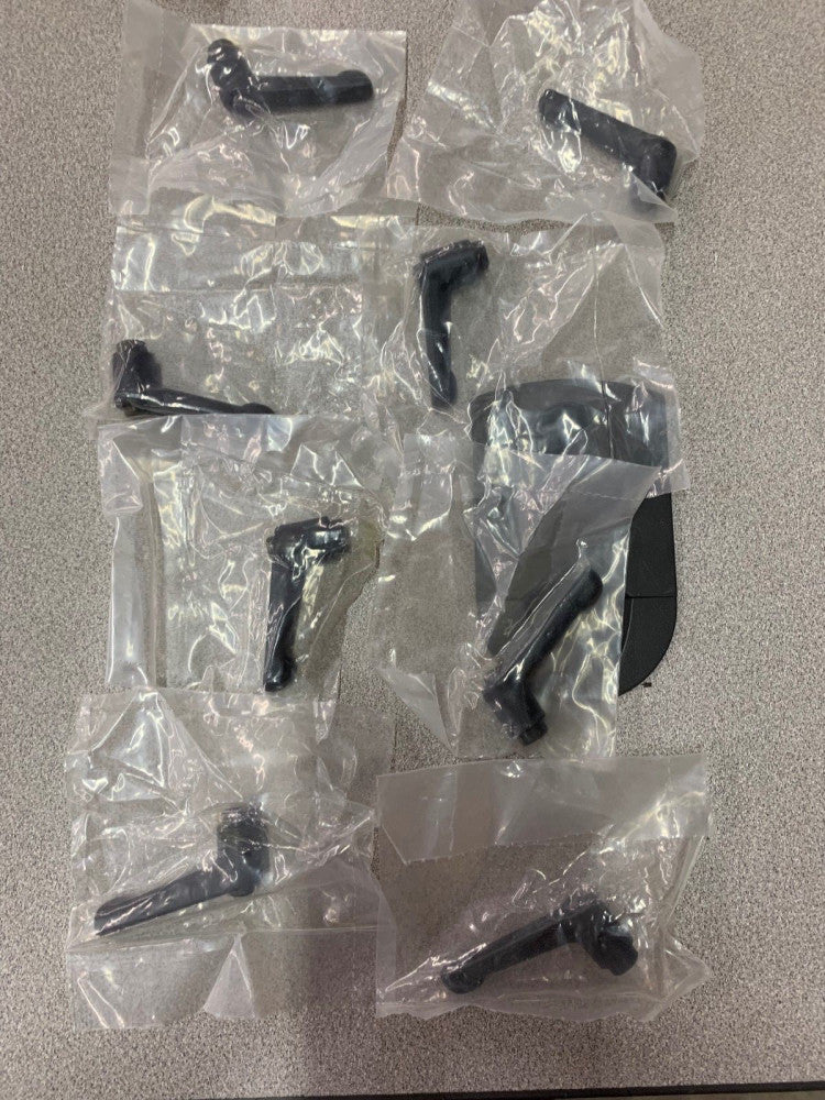 NEW IN BAG  LOT OF 8 UNBRANDED  LEVER 1TA01K