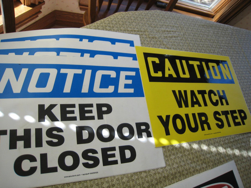 3 WARNING Signs - NOTICE  KEEP THIS DOOR CLOSED  - 10" x 14"   peel stick vinyl