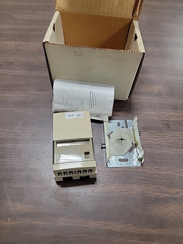 LANDIS & GYR TEMPERATURE SENSOR 540-122 540122 NOS