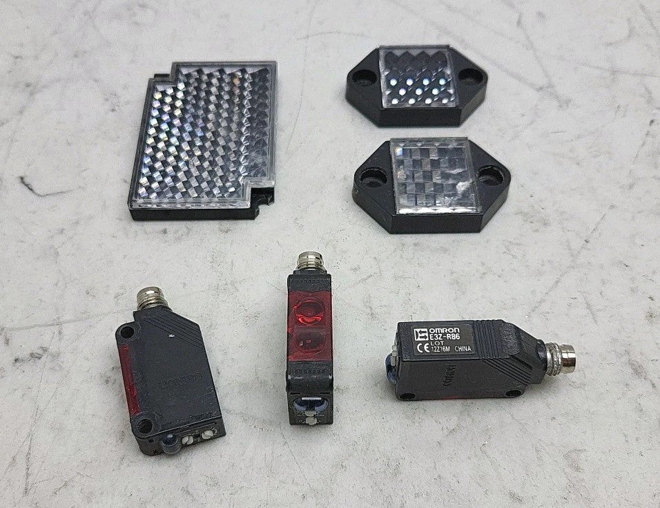 3 Pack Omron E3Z-R86 Photoelectric Sensor w/ E39-R1S Reflector Used See Pictures