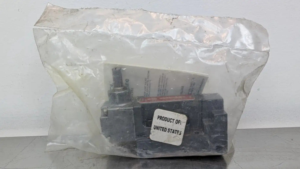 Numatrol LR3-0201 Pneumatic Limit Valve 1/8" NPTF 150 PSI 3-Way