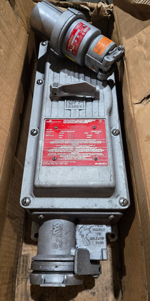 Crouse-Hinds ARKTITE RECEPTACLE ENCLOSURE DBR56742 WT60 3 60A NOS #1