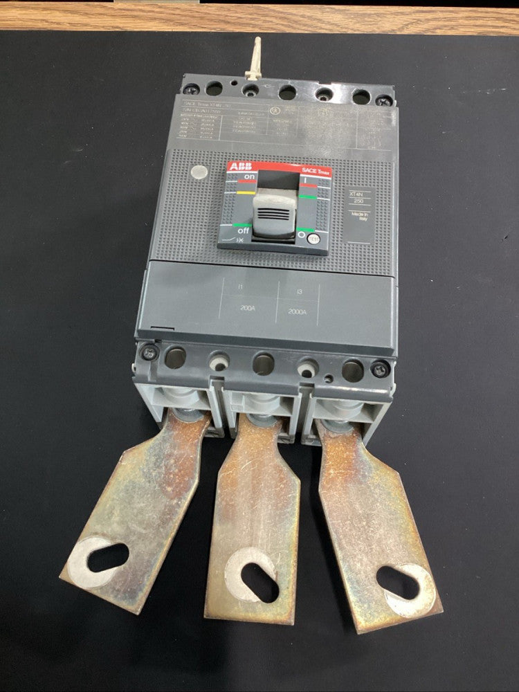 ABB XT4NU3200AFJ000XXX 200 Amp 3 Pole 480v Circuit Breaker Used