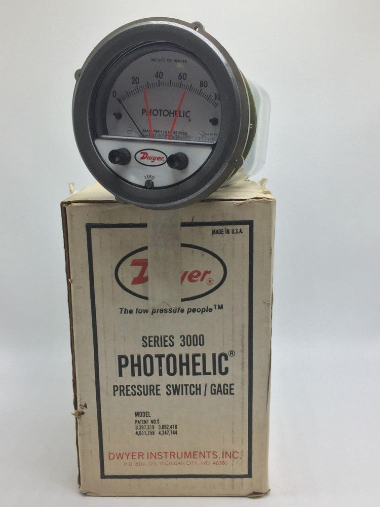 Dwyer 3100C Photohelic® Pressure Gauge 0-100" Water 