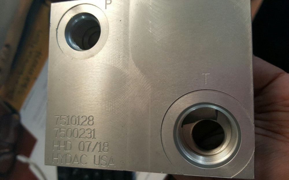 HYDAC ALUMINUM HYDRAULIC CYLINDER BLOCK 1" X 3/4" X 1/2" 7510128, 7500231