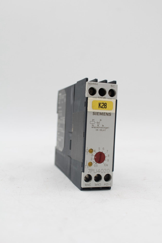 Siemens 7PU4020-1AB30 On-Delay Time Relay