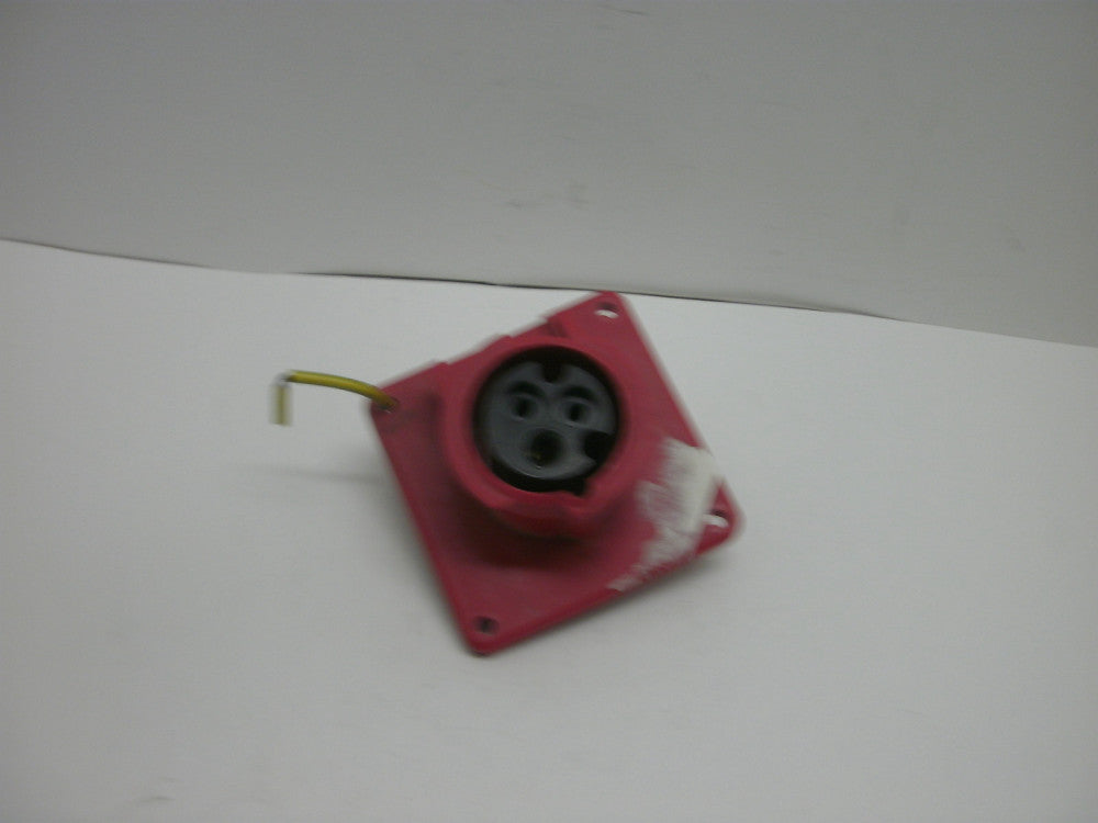 HUBBELL 320R7W RECEPTACLE 20 AMP 480 VAC 229 A MISSING COVER