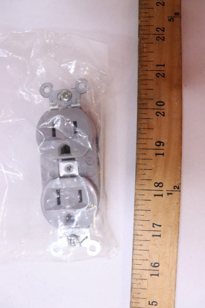 Bryant Industrial Receptacle No Tamper Resistant Gray 15 A 5262BGRY