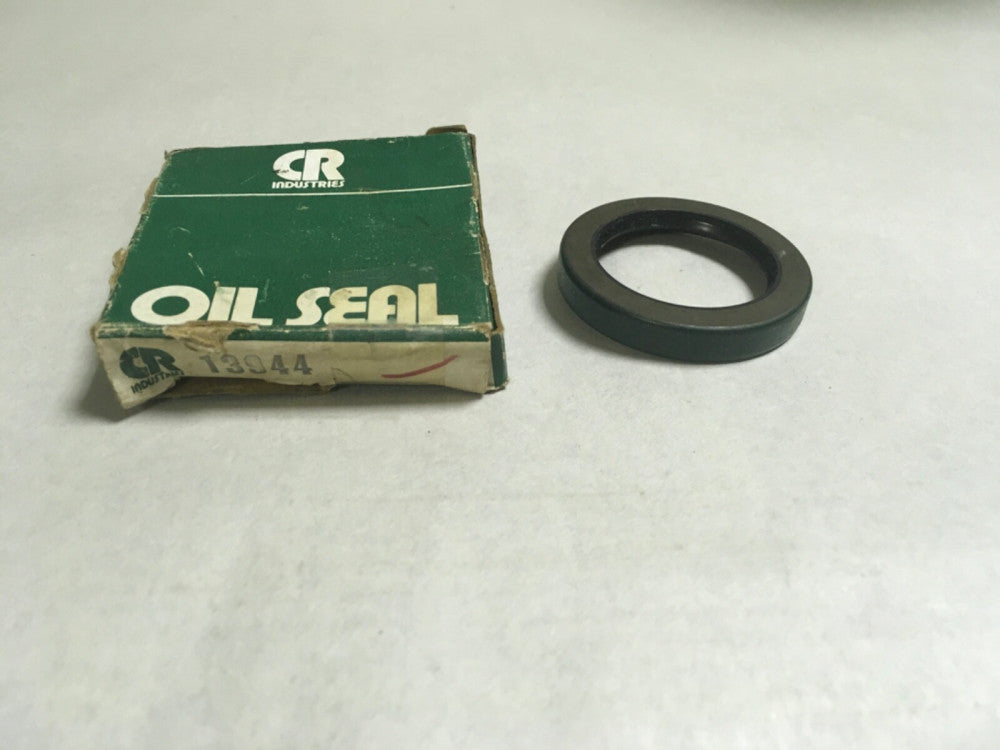 CR 13944 OIL SEAL (KB)