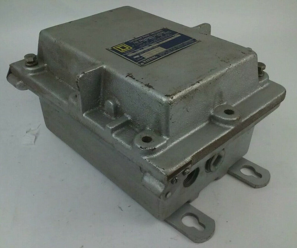 SQUARE D CLASS 8903 TYPE SMR4 8903-SMR4 EXPLOSION PROOF ENCLOSURE SER. A 10x7x7