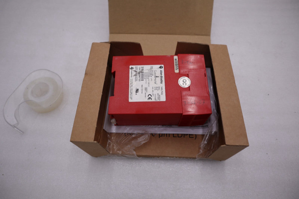 ALLEN BRADLEY 440R-P23071 SER. B 24VDC 3A (BR/WH) NEW IN BOX STOCK H469