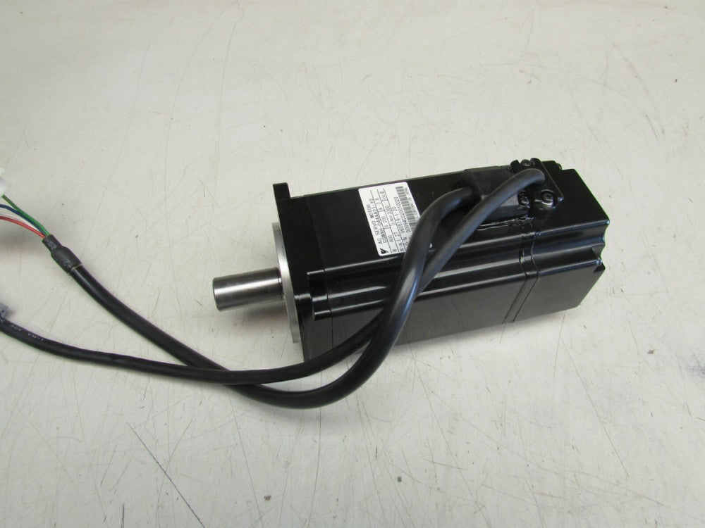 YASKAWA SERVO MOTOR 400W 200V 2.8A 3000RPM SGMAH-04AAA21-Y2 XLNT USED TAKEOUT !!