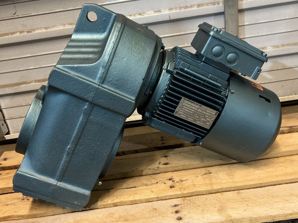 SEW EURODRIVE DFT90S4BMG2HR Motor With Gear Box Nos Surplus