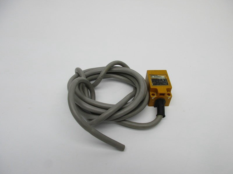 OMRON TL-N5ME1 10-30VDC UNMP