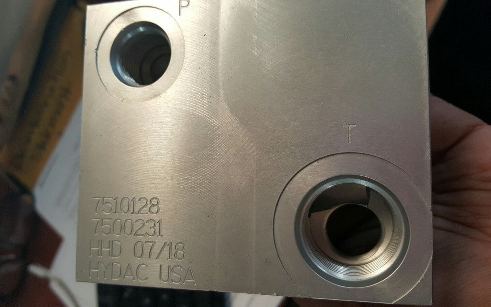 HYDAC ALUMINUM HYDRAULIC CYLINDER BLOCK 1" X 3/4" X 1/2" 7510128, 7500231