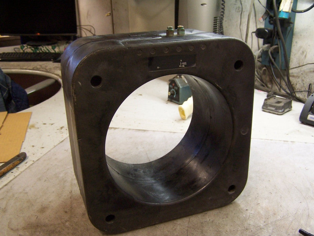ELECTRO-METERS 600:5 RATIO CURRENT TRANSFORMER 10 kV BIL 600 VOLT 141-601