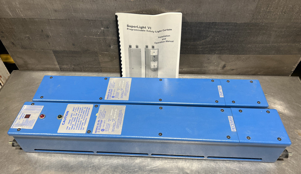TRIAD TR-24-2F-AU LIGHT CURTAIN SET. NOS SURPLUS