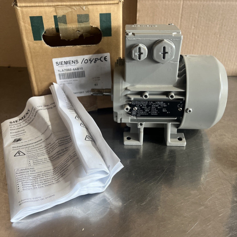 Siemens 1LA7060-4AB10 Low voltage motor 50/ 60 Hz UMP  1LA70604AB10 400V Nos