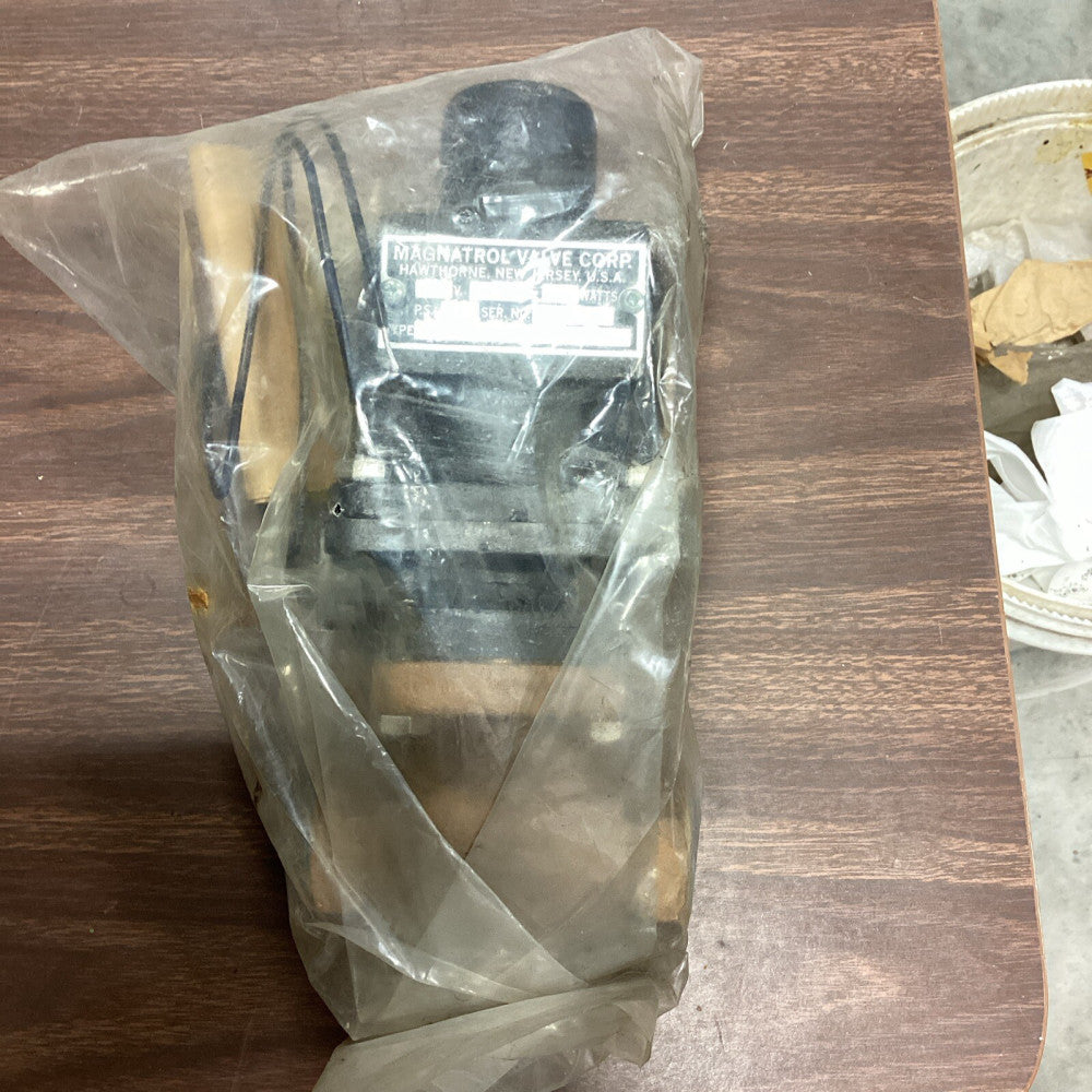 NEW Magnatrol E131LR64YZ Liquid Oxygen Solenoid Valve 500 PSI 120V
