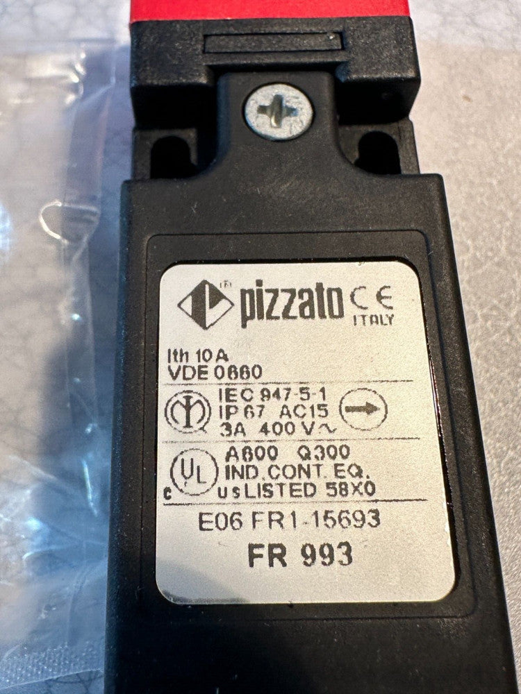 Pizzato FR993 Safety Switch with VF Key 400V-3A Black - New Fast Ship