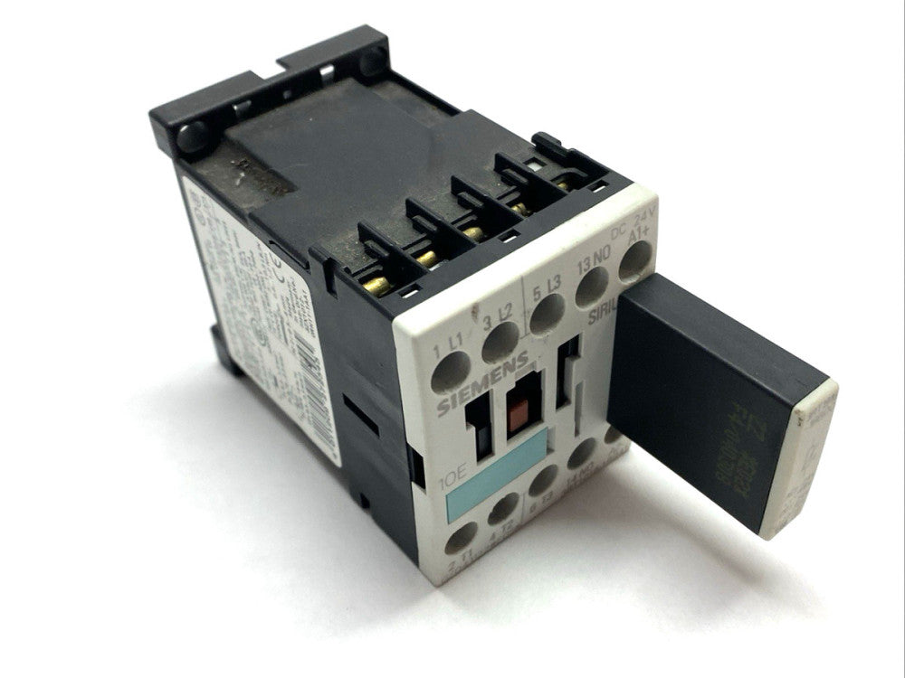 Siemens 3RT1015-1BB42 IEC Contactor w/ 3RT1915-1BB00 Varistor 24VDC