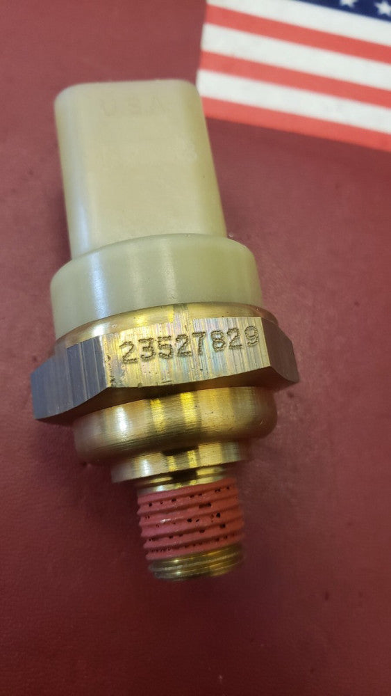 NEW ORIGINAL OEM DETROIT DIESEL Turbo Boost Sensor 23527829 ( F2-3A)