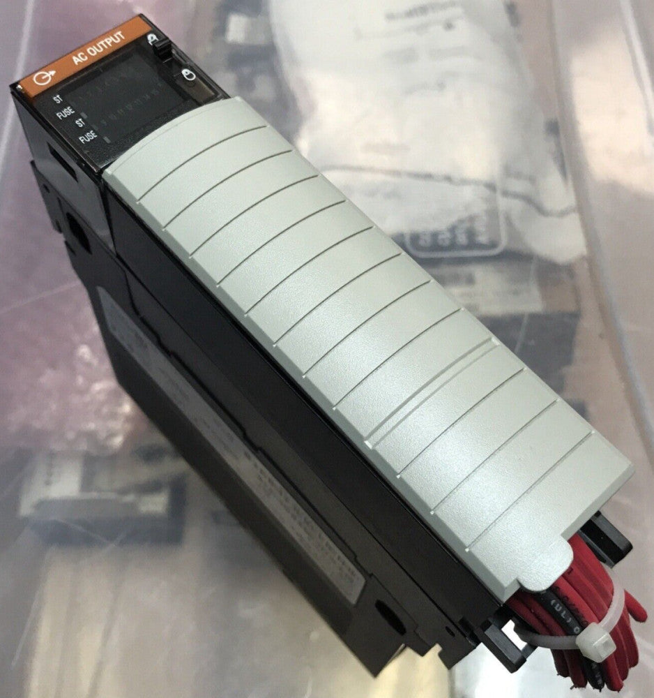 Allen Bradley 1756-OA16/A AC Output Module 1756-OA16 F/W Rev. 2.3