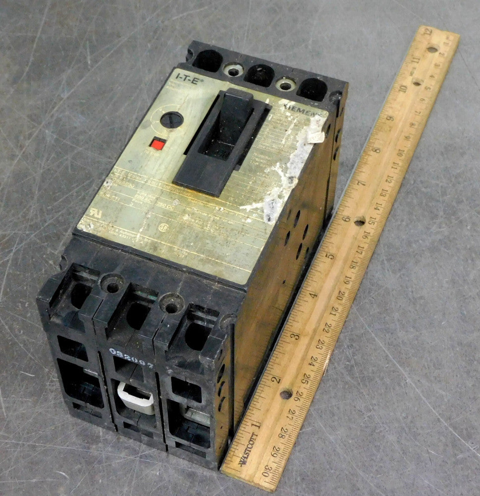 Siemens  ED63A030 Sentron Circuit Breaker 600V AC 250V DC 30 A 3 Pole
