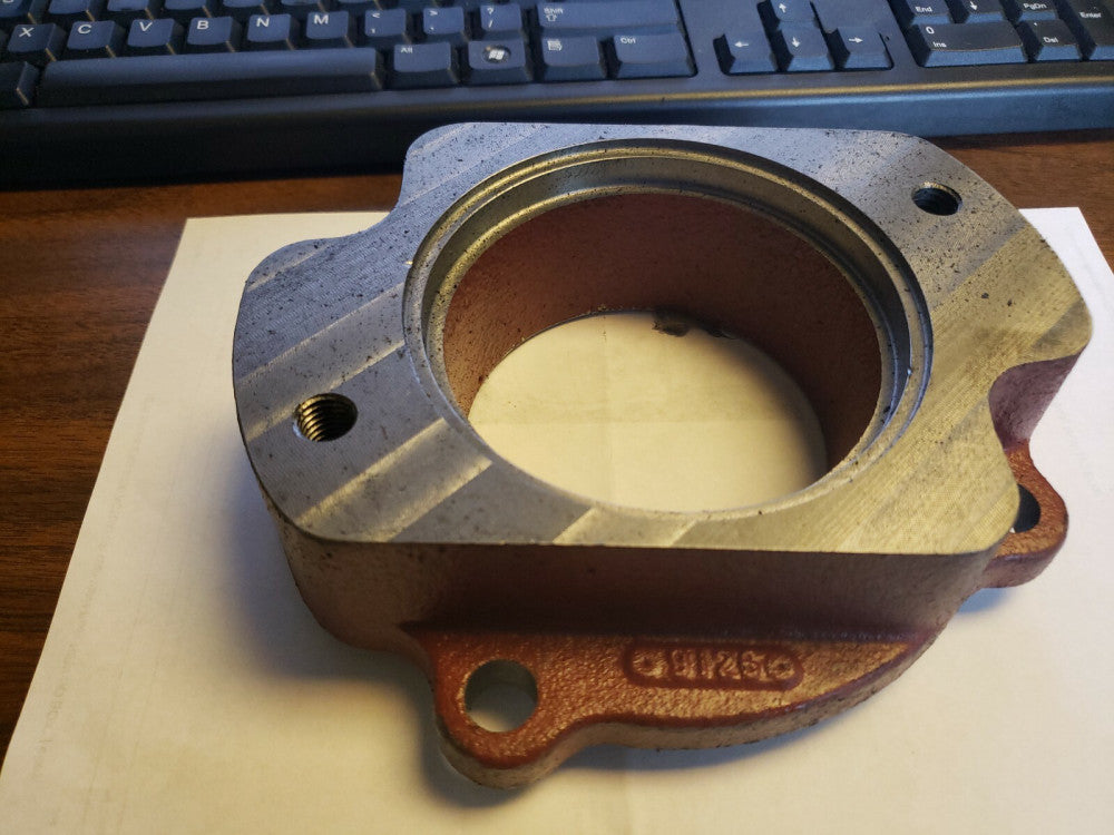 GENUINE John Deere YZ102370 Adaptor Plate - SAE B Pump