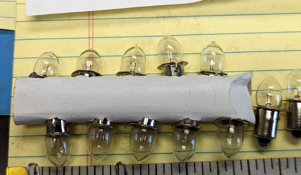 Bag of 12 PR 2 Miniature Bulbs Military Issue [OF54]