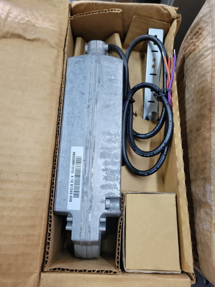 1- SIEMENS GBB131.1U OPEN AIR ACTUATOR 24V 3POS 221 LB-IN TORQUE- NEW OLD STOCK