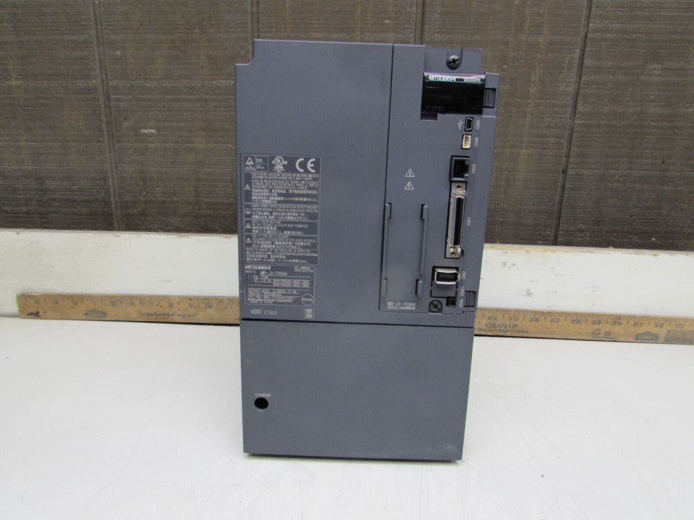 MITSUBISHI MR-J3-700A4 ,SERVO DRIVE, 380/480V, 17 A/ 7 kW, TAKEOUT MAKE OFFER!