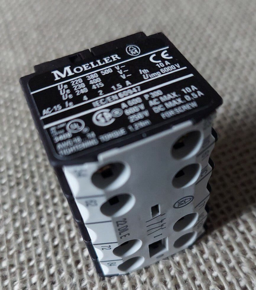 NOS Surplus MOELLER IEC/EN 60947 MAGNETIC CONTACTOR. DAMAGED BACK CLIP. SEE pics