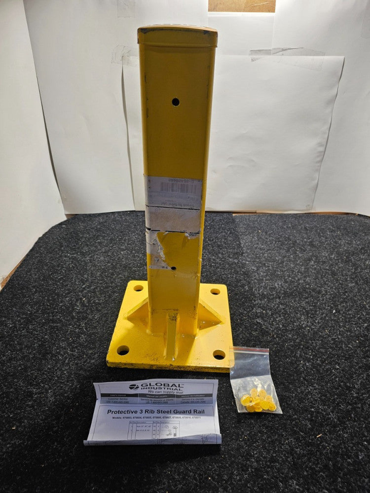Global Industrial 670811 24"H Bolt-On Steel Post for Single 3-Rib Guard Rail