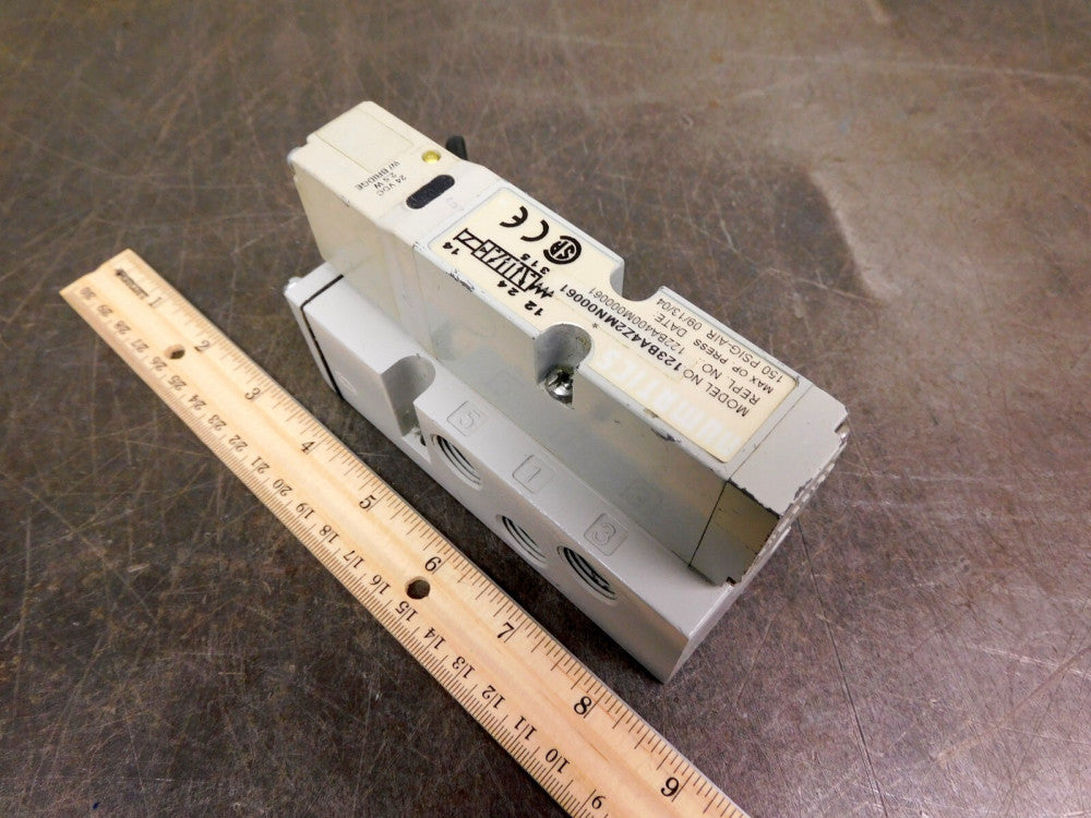 Numatics Solenoid Valve Manifold 123BA4Z2MN00061 24 VDC Air Pneumatic 3/8" npt