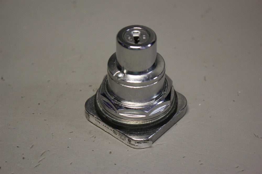 SIEMENS NON-ILLUMINATED KEYED SELECTOR SWITCH OPERATOR 52SC6AE