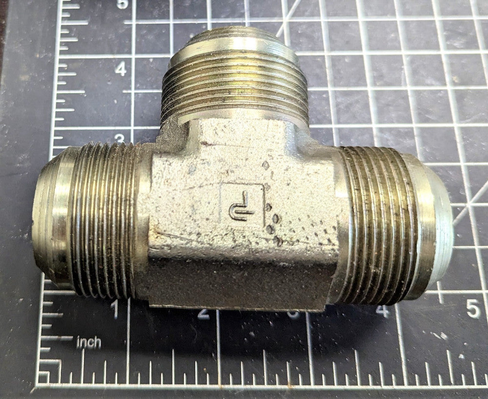 Parker Triple-Lok Union Tee 1-1/4" JIC/AN Male 37° Flare P/N 20 JXT-S [A4B3]