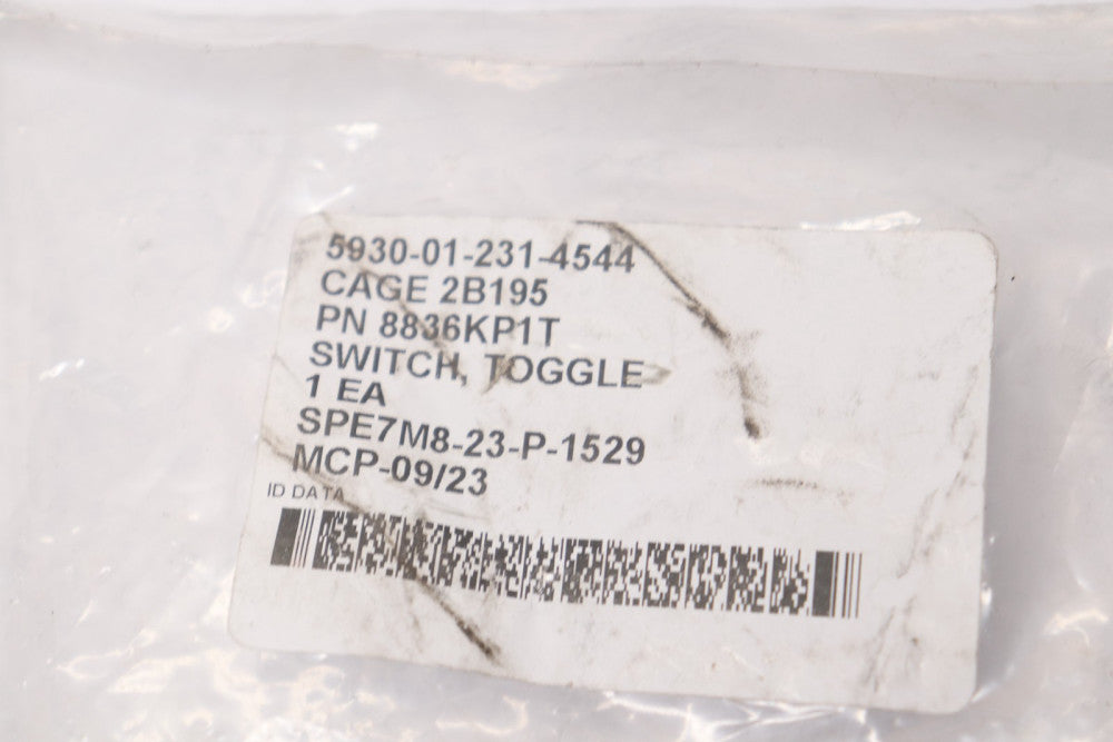 Safran Switch Toggle 8836KP1T