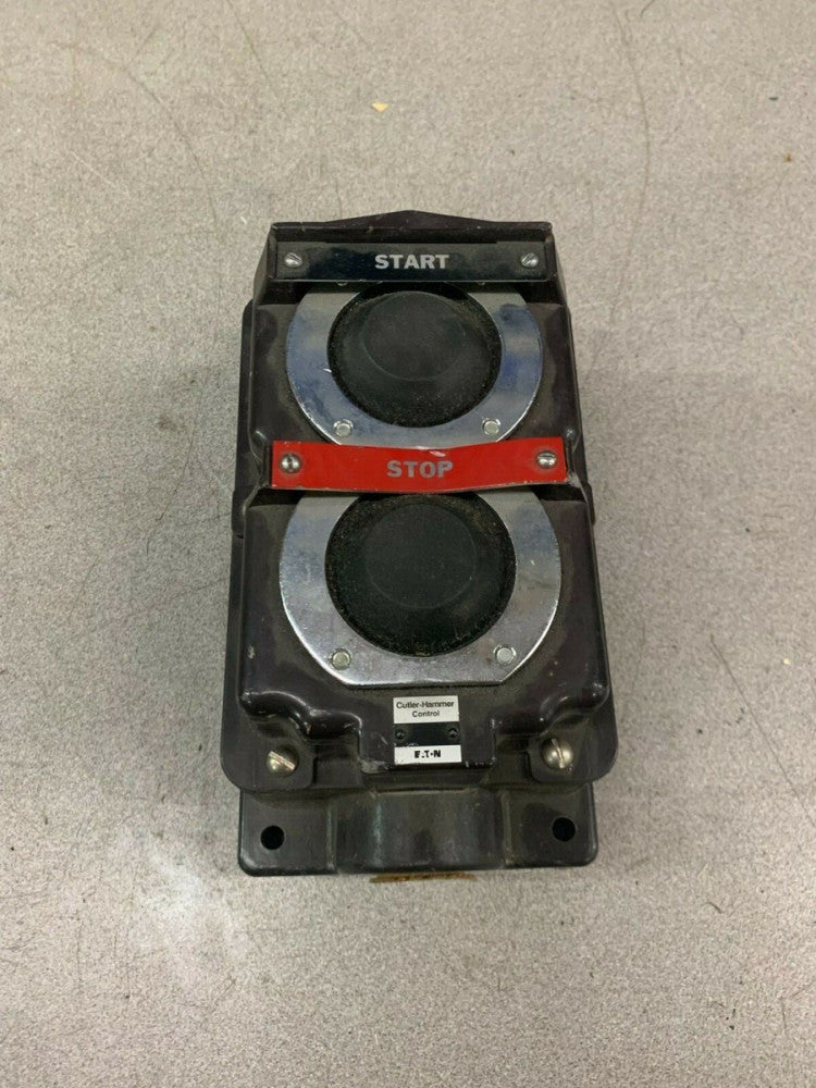 NEW NO BOX CUTLER-HAMMER HEAVY DUTY PUSHBUTTON STATION 10250H1884