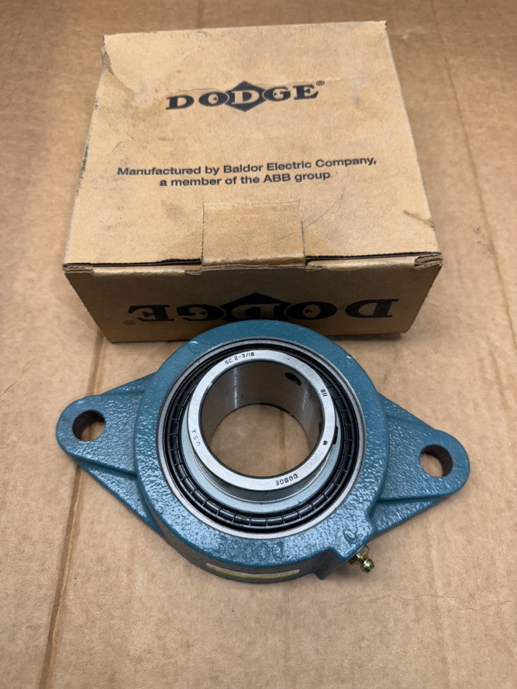 NEW IN BOX DODGE F2BSCED203 2-BOLT BEARING 2-3/16" BORE F2B-SCED-203 076044