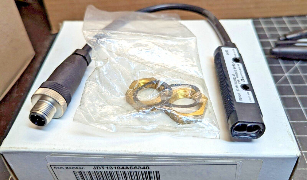 Pepperl & Fuchs Photoelectric Sensor OBH50-18GKF65-E0123-V1 10-30VDCNEW [C4S2]