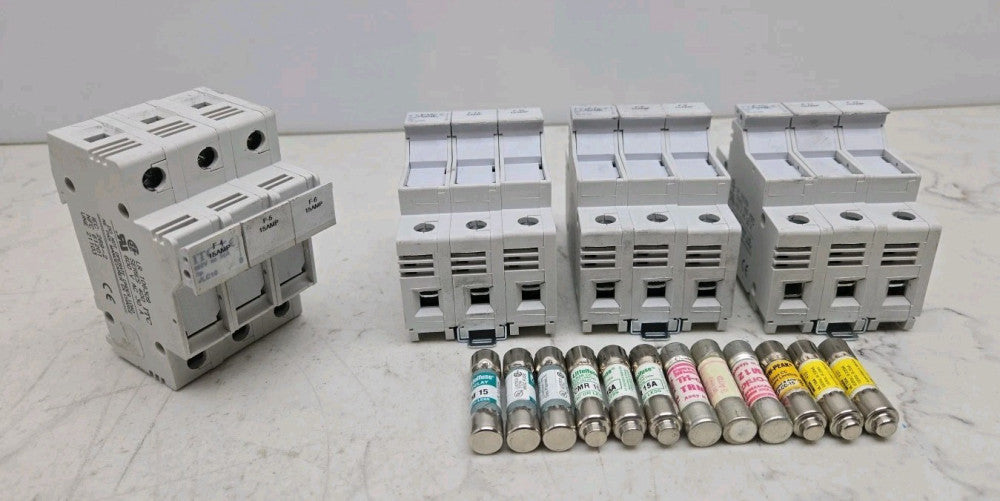 Itc LR 106309 600V 30A 3-Pole Fuse Holder With Fuses See Pictures For Details 