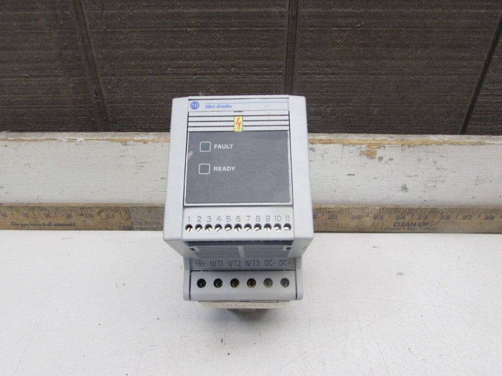 ALLEN BRADLEY VARIABLE SPEED DRIVE 160-BA03NPS1, .75KW/1HP SER-C  N/NIB !!