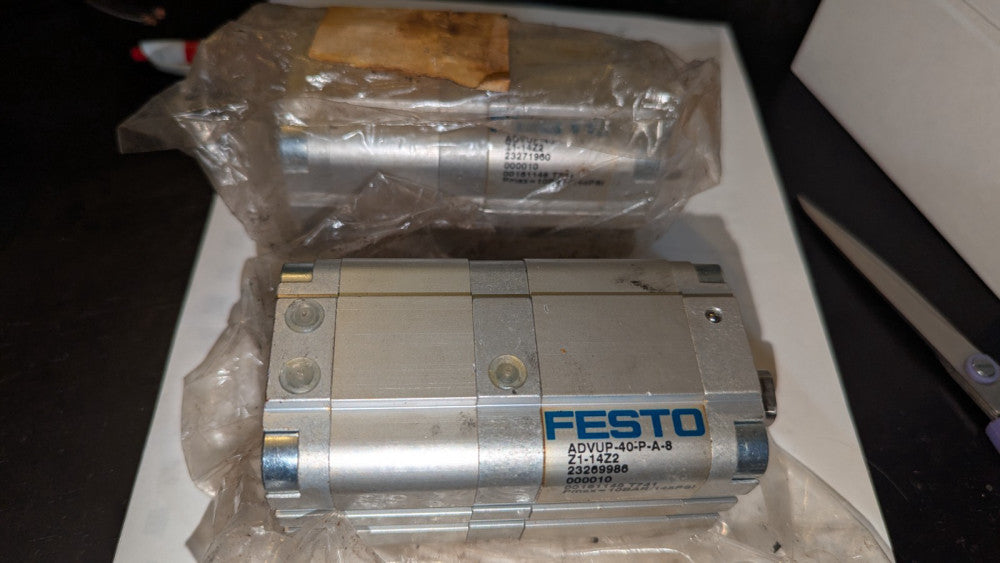 (1) Festo ADVUP-40-P-A-8 Compact Pneumatic Cylinder NOS