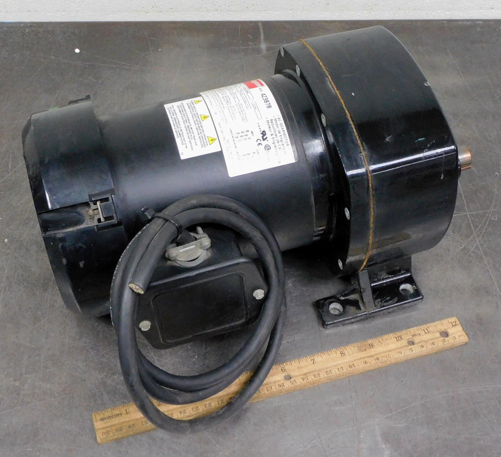 Dayton 4Z387B AC Parallel Shaft Gearmotor 3-Phase 90 RPM 214 in-lb Torque